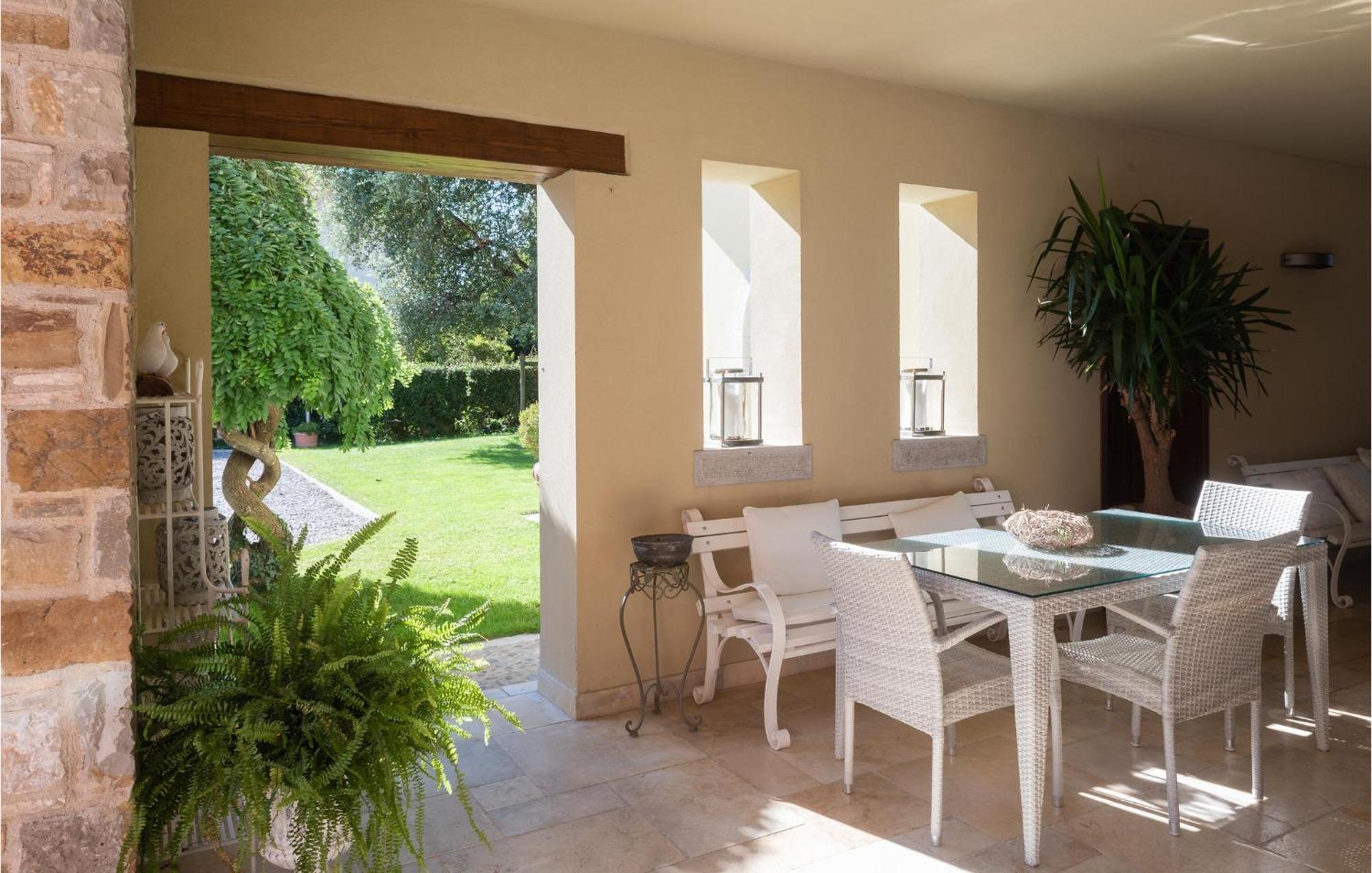 Apt, Braida Corona Exterior foto